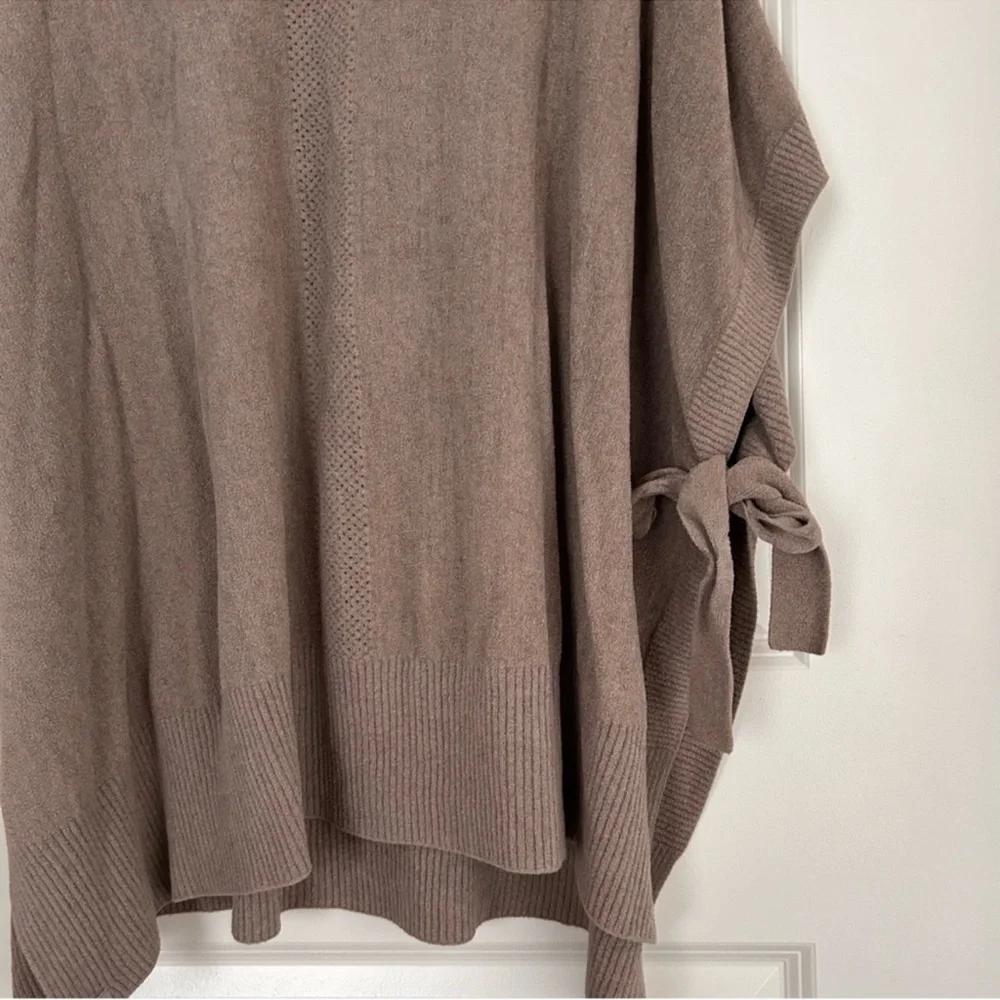 Barefoot Dreams Cozy Chic Hi Lo Poncho with Side Tie - Picture 5 of 10